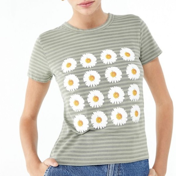Urban Outfitters Tops - Truly Madly Deeply Daisy Tee